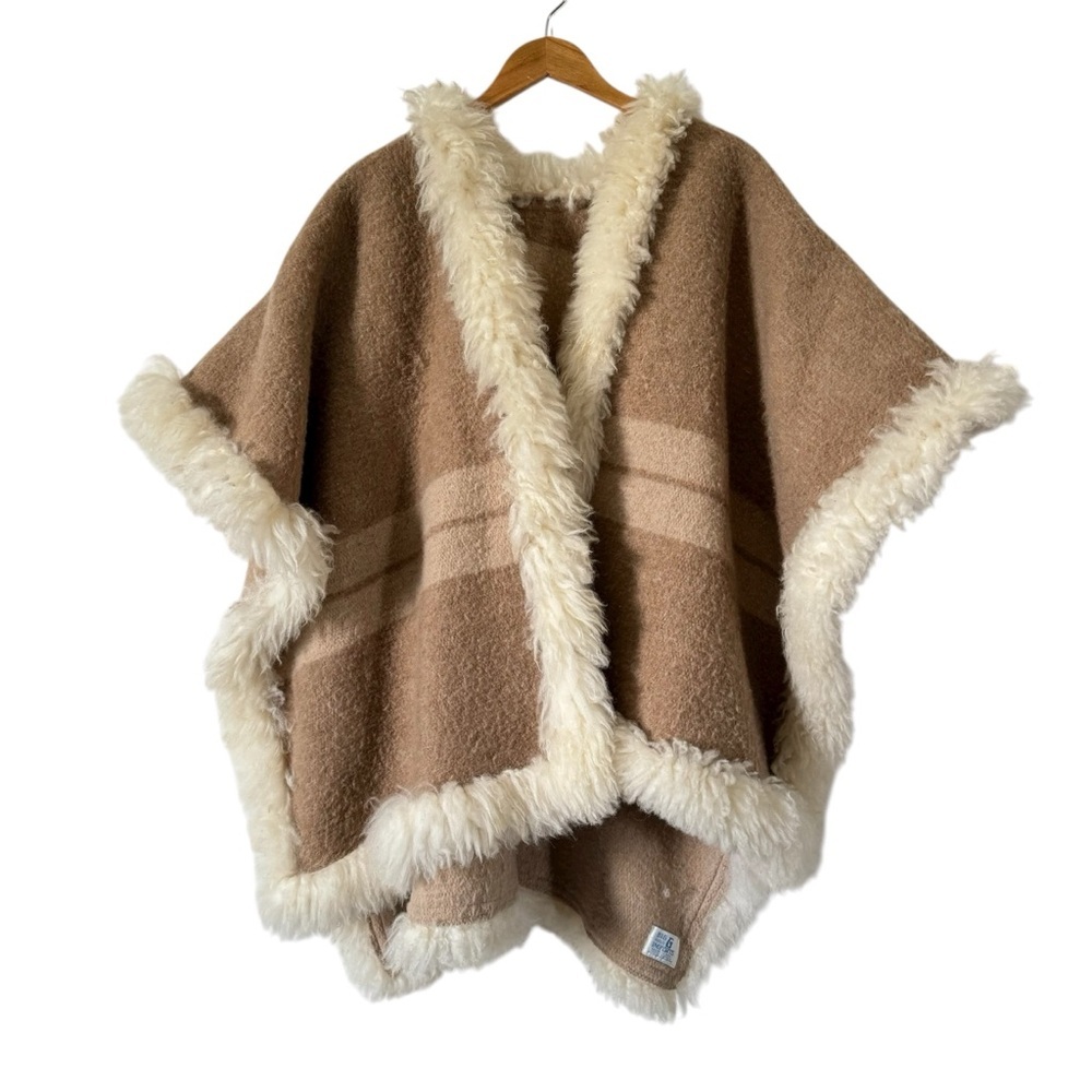 Vintage Alpaca Poncho Real Fur Trimmed Shawl Cape Jacket Cream Tan Winter Soft